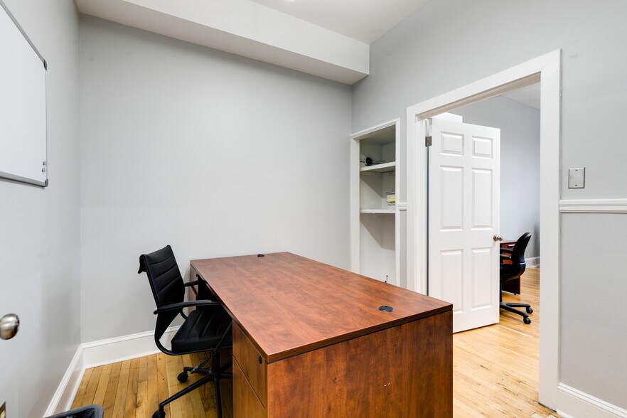 More Photos Of 424 E Grace St, Richmond Bank For Lease