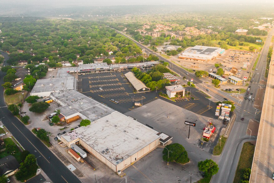 More Photos Of 8650 Spicewood Springs Rd, Austin Unknown For Lease