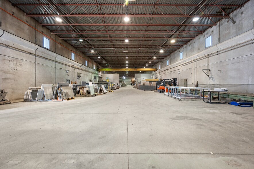 More Photos Of 19135 94th Ave, Surrey Manufacturing For Lease