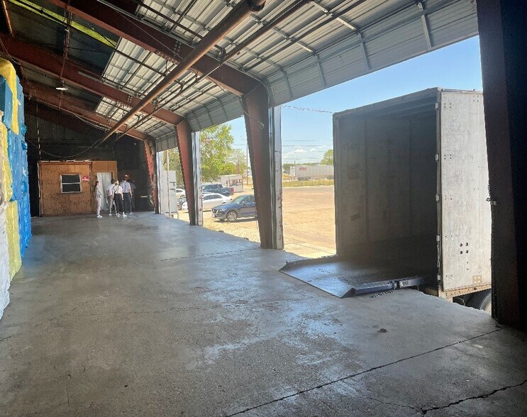 More Photos Of 8600 S Central Expy, Dallas Industrial For Sale
