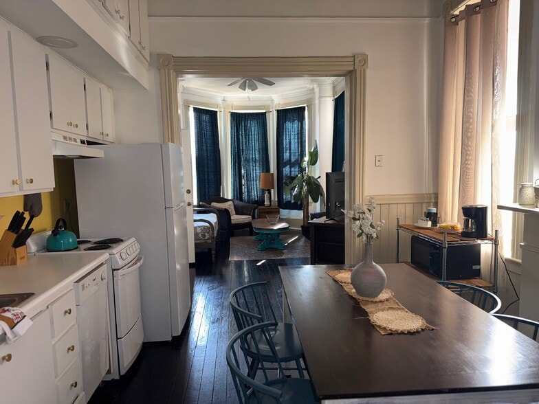 More Photos Of 609 Tattnall St, Savannah Multifamily For Sale