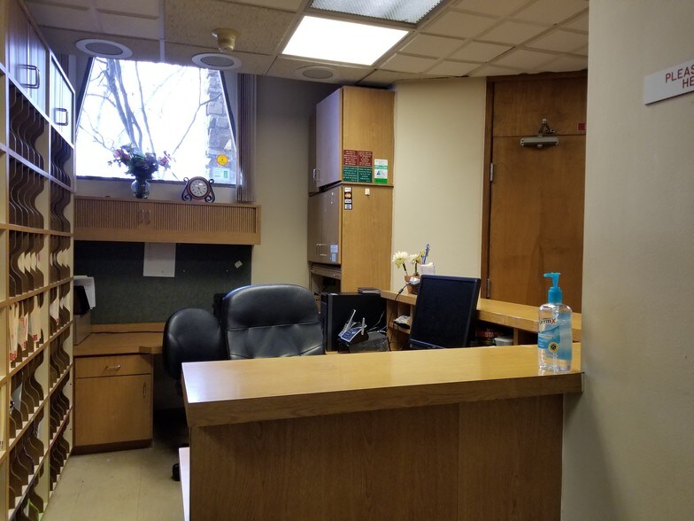 More Photos Of 855 E Palatine Rd, Palatine Medical For Sale