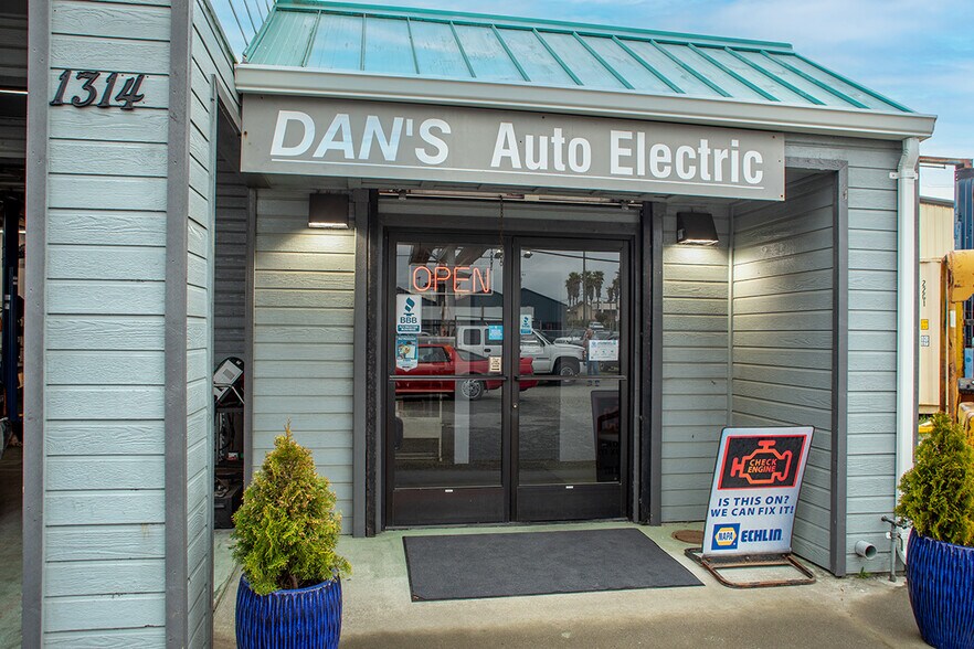 More Photos Of 1314 Broadway, Eureka Auto Repair For Sale