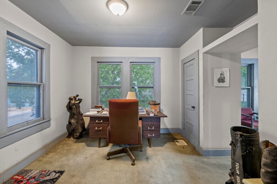 More Photos Of 2117 E Cesar Chavez St, Austin Office Residential For Sale