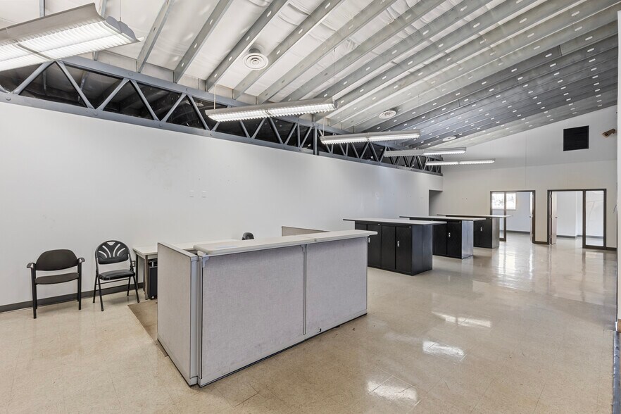 More Photos Of 200 Riverview Dr, Monessen Manufacturing For Lease