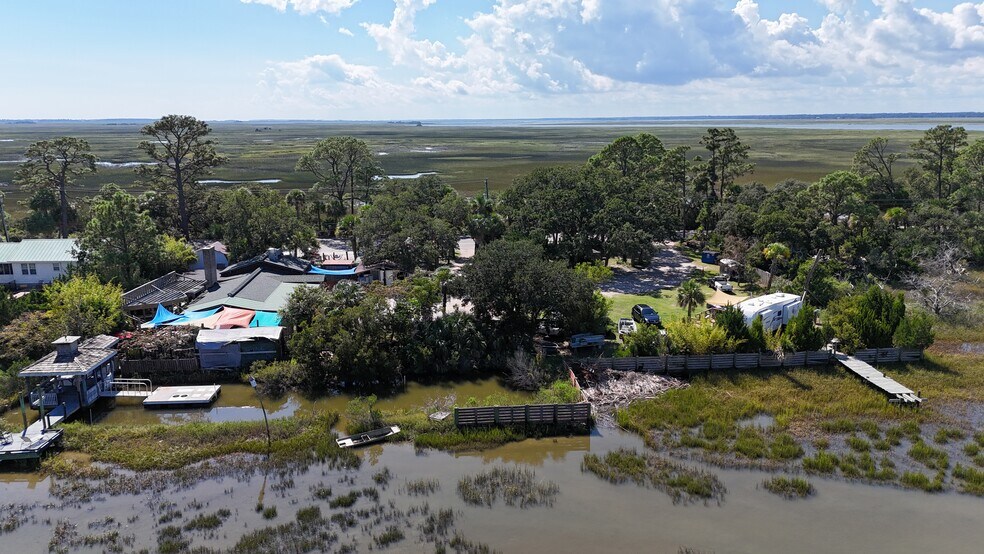 More Photos Of 2111 Sea Island Pky, Saint Helena Island General Retail For Sale