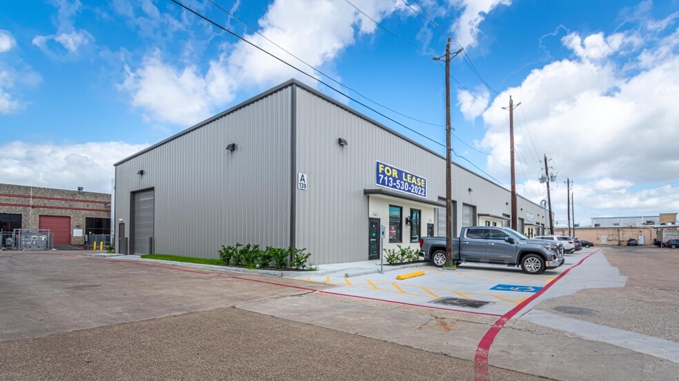 More Photos Of 103-133 Bay Area Blvd, Webster Unknown For Lease