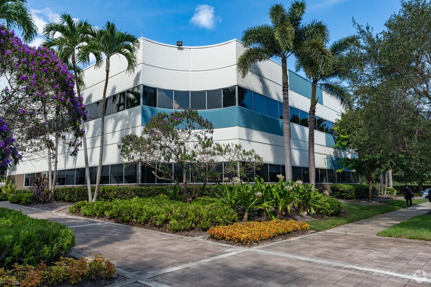 More Photos Of 901 Yamato Rd, Boca Raton Loft Creative Space For Lease