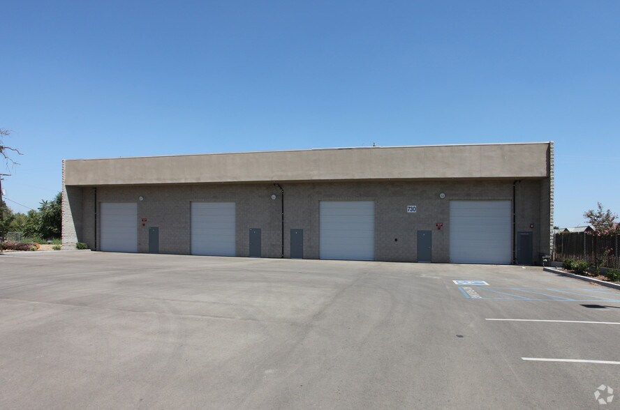More Photos Of 730 Vaughn St, Hanford Warehouse For Lease