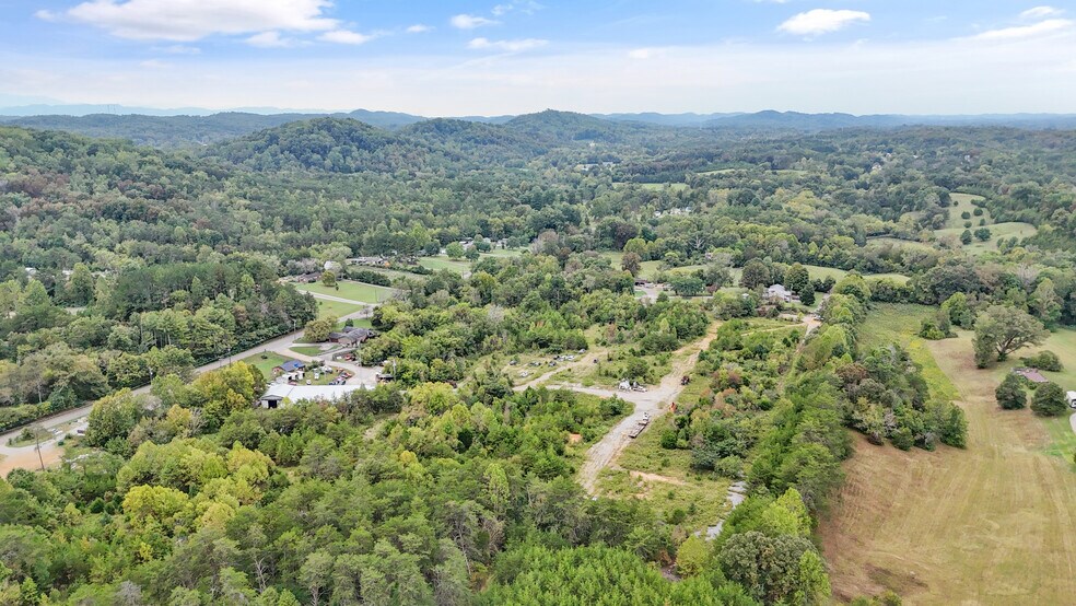 More Photos Of 1021 E Hendron Chapel Rd, Knoxville Manufacturing For Sale