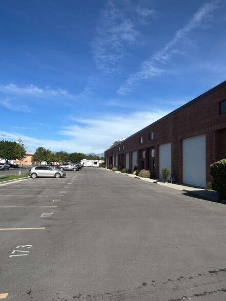 More Photos Of 529-559 W 9460 S, Sandy Warehouse For Lease