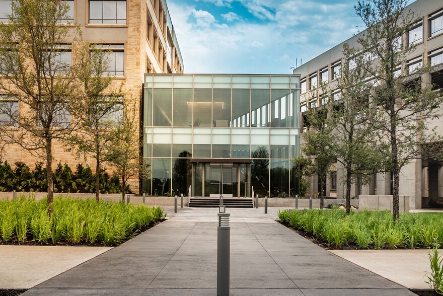 More Photos Of 3120 Sabre Dr, Southlake Office For Lease