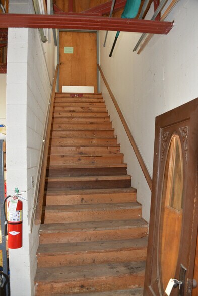 More Photos Of 700 Broadway Ave, Chesterton Freestanding For Sale
