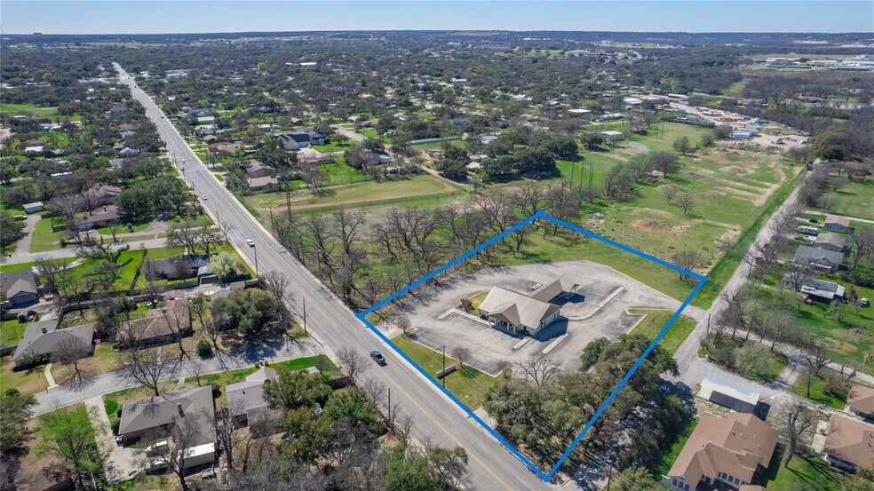 More Photos Of 3101 Austin Ave, Brownwood Bank For Sale