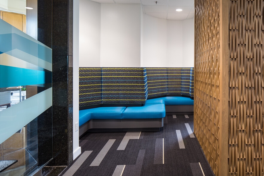 More Photos Of 400 Interstate N Pky SE, Atlanta Office For Lease