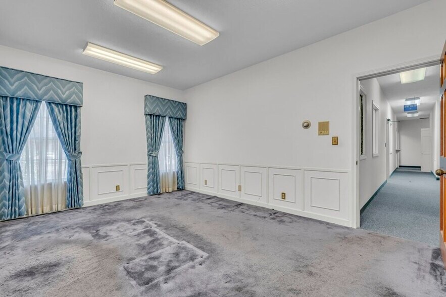 More Photos Of 2403 5th St N, Columbus Medical For Sale