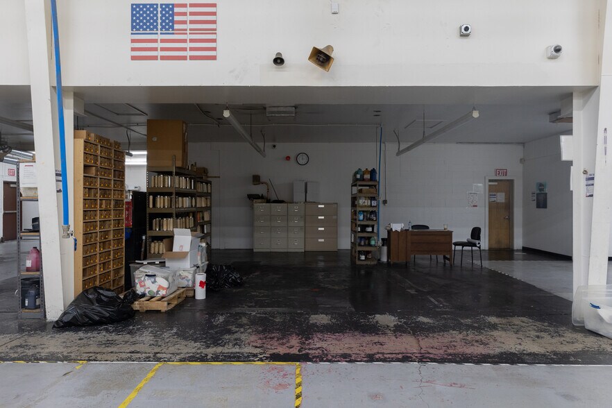 More Photos Of 6390 N Broadway, Denver Manufacturing For Lease