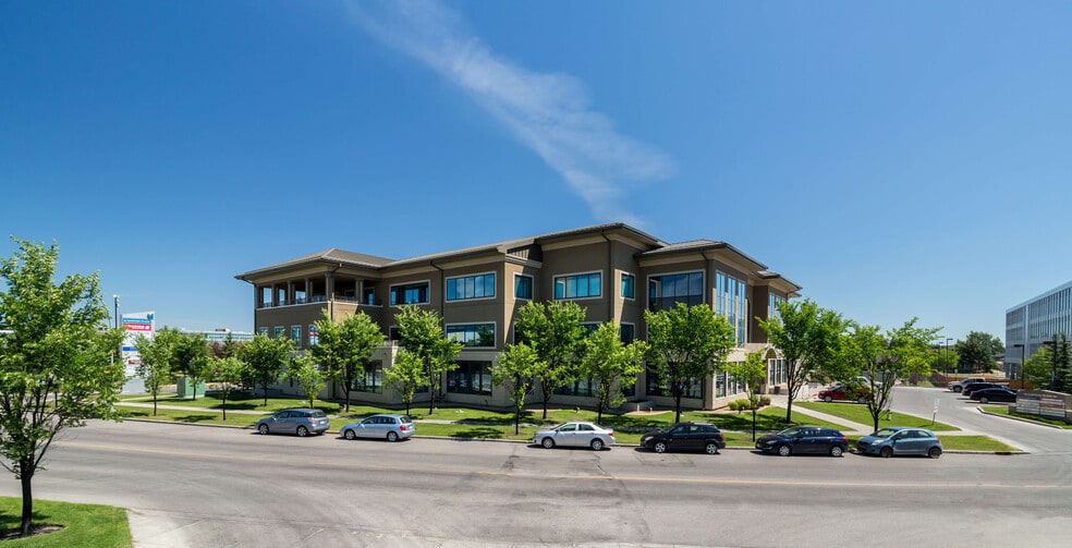 More Photos Of 40 Sunpark Plz SE, Calgary Medical For Lease