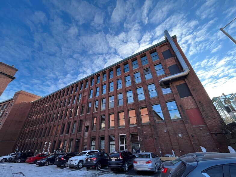 More Photos Of 1 Union St, Lawrence Office For Lease