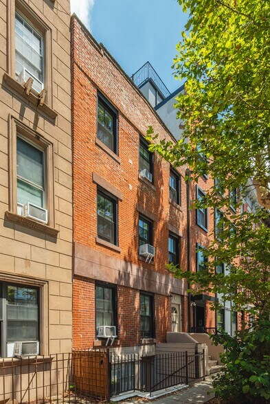 More Photos Of 97 N 7th St, Brooklyn Apartments For Sale