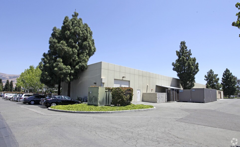 More Photos Of 46305-46335 Landing Pky, Fremont Research And Development For Sale