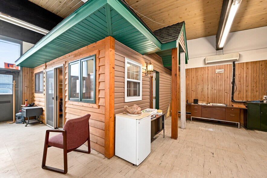 More Photos Of 350 Garfield Ave, Duluth Warehouse For Lease