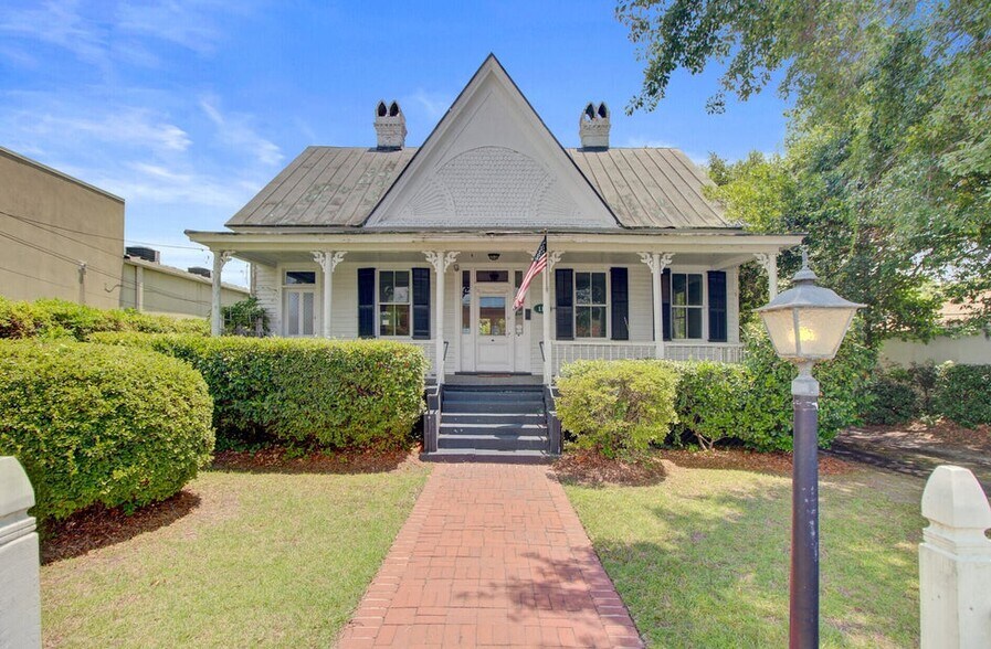 More Photos Of 117 S Cedar St, Summerville Office For Lease