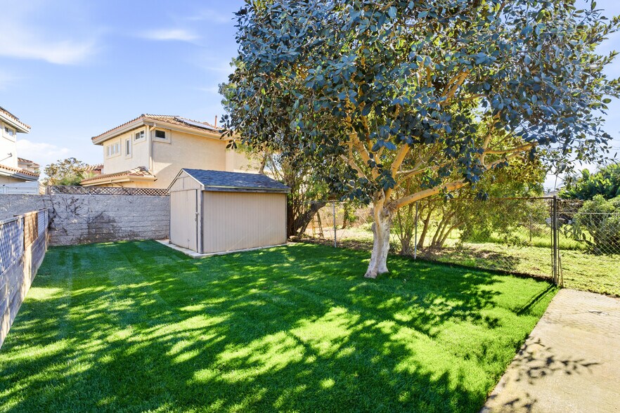 More Photos Of 2652 Jefferson St, Carlsbad Apartments For Sale