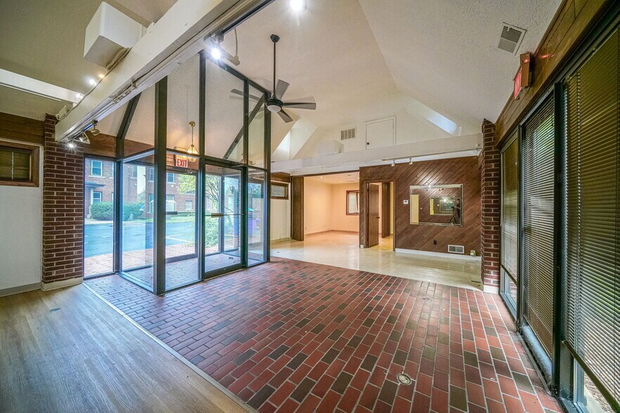 More Photos Of , Rockford Office For Sale