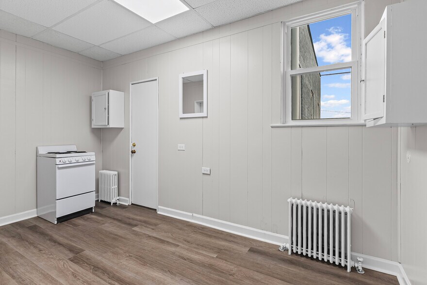 More Photos Of 525 7th St, Altavista Office For Sale