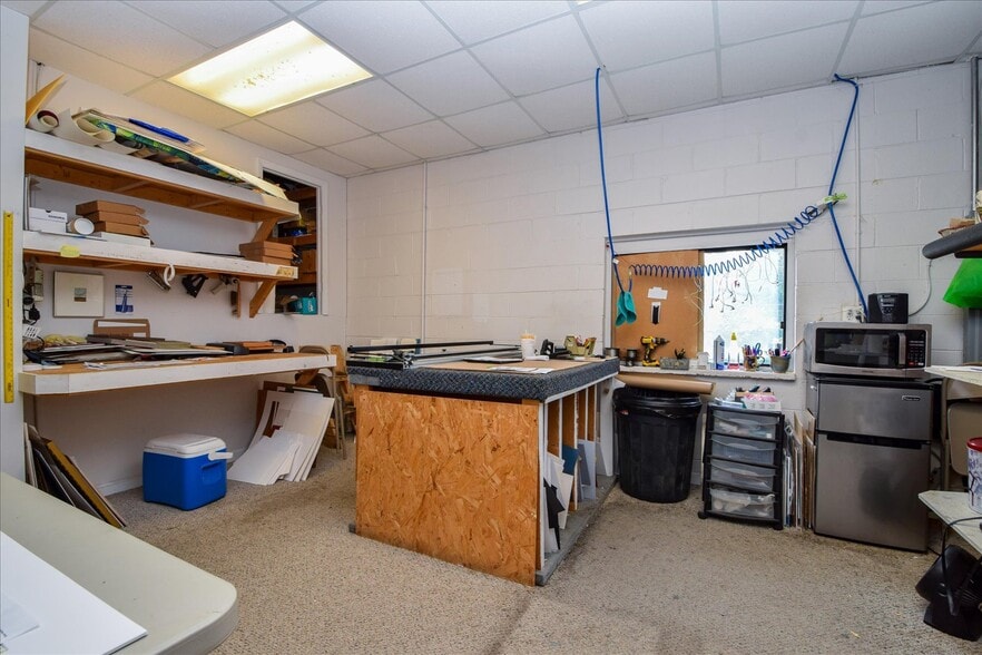 More Photos Of 3203 Brambleton Ave, Roanoke Freestanding For Sale