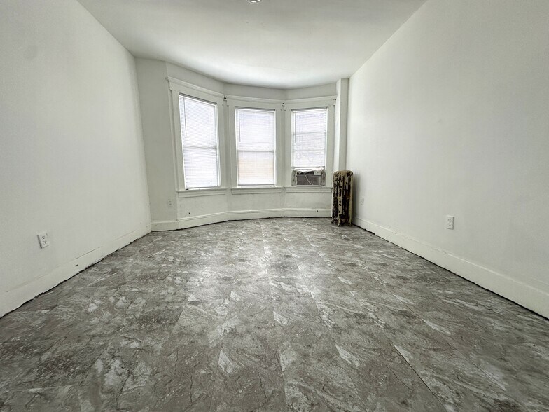 More Photos Of 232 Stuyvesant Ave, Lyndhurst Storefront Retail Residential For Sale