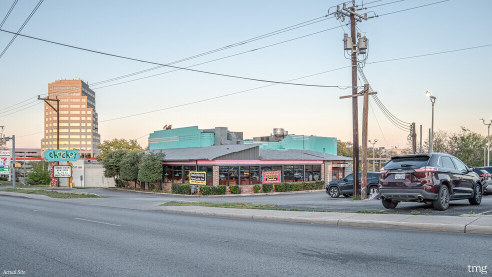 More Photos Of 7870 Callaghan Rd, San Antonio Restaurant For Sale