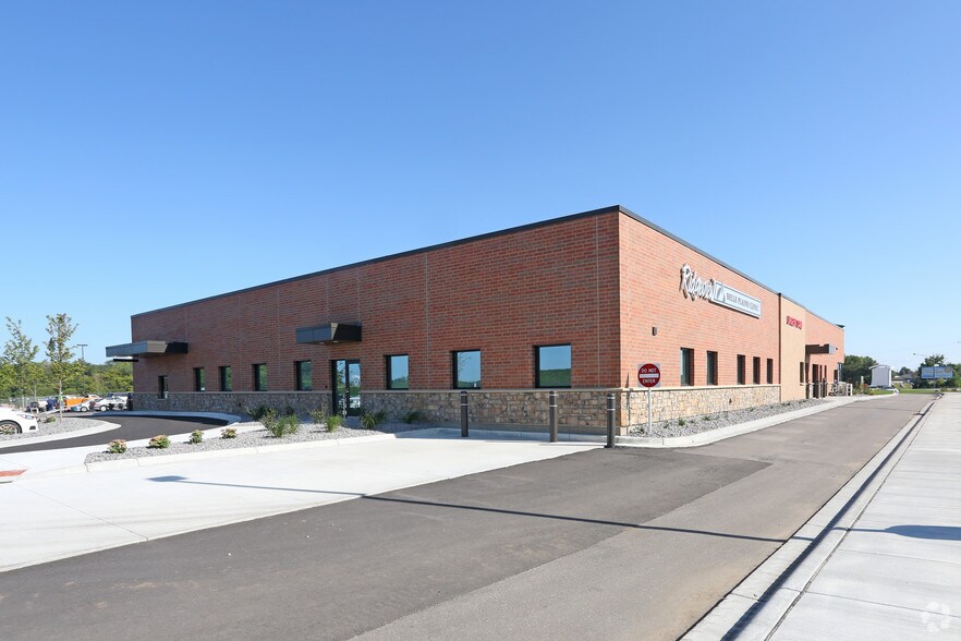 More Photos Of 165 Commerce Dr E, Belle Plaine General Retail For Lease