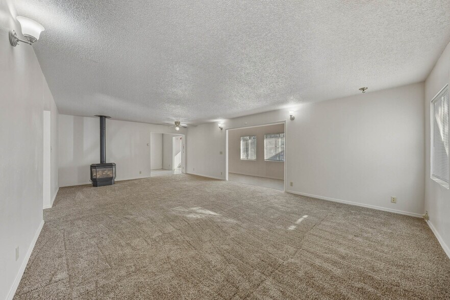 More Photos Of 14840 Valley Ave, Clearlake Multifamily For Sale