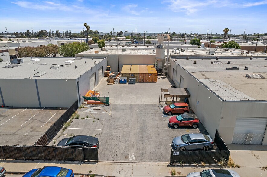 More Photos Of 7200-7240 Adams St & Texaco Ave, Paramount Warehouse For Sale