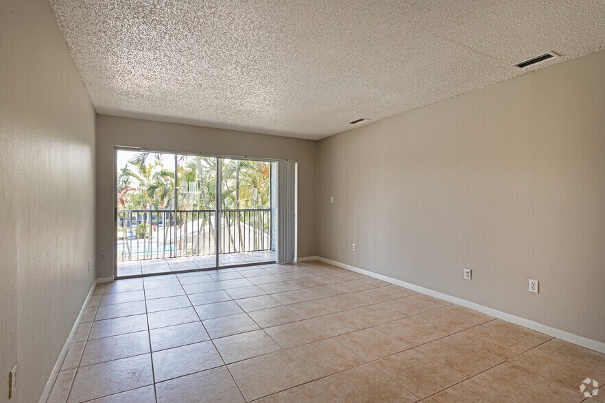 More Photos Of 2148 54th Ave S, Saint Petersburg Apartments For Sale