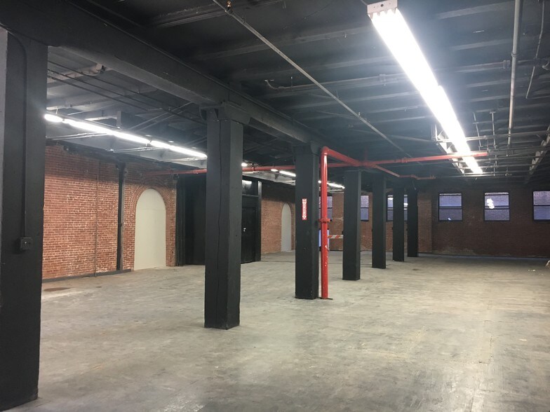 More Photos Of 16 Waverly Ave, Brooklyn Loft Creative Space For Lease