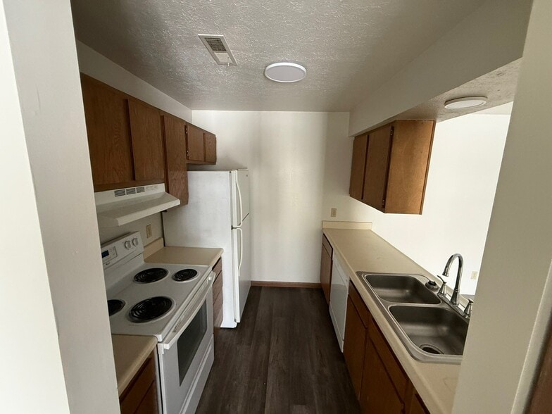 More Photos Of 2209 Spansail Dr, Niles Multifamily For Sale