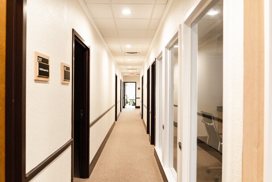 More Photos Of 131 E New York Ave, Deland Medical For Lease