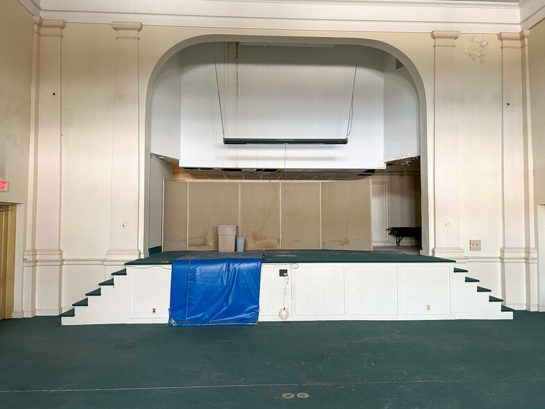 More Photos Of 1101 E 2nd St, Jamestown Schools For Sale