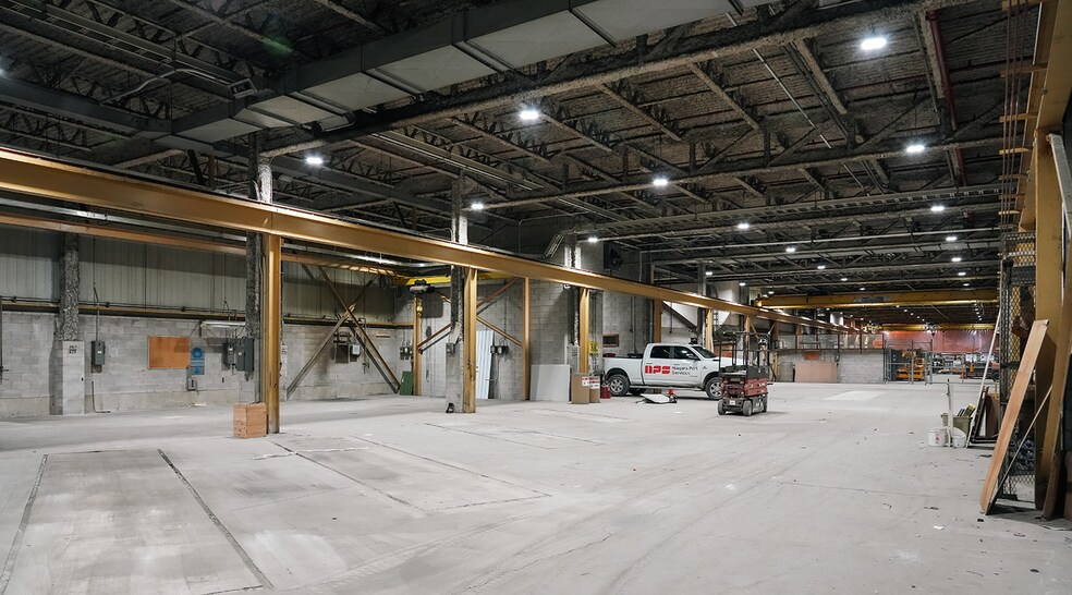 More Photos Of 3363 Davis Rd, Thorold Warehouse For Lease