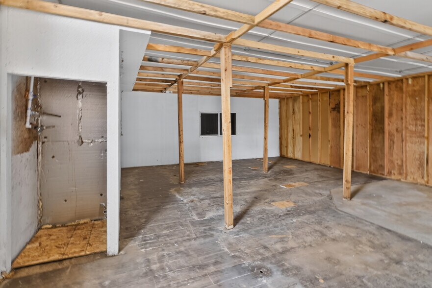 More Photos Of 5331 Easy St, Yreka General Retail For Sale