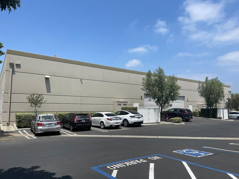 More Photos Of 14271 Fern Ave, Chino Warehouse For Lease