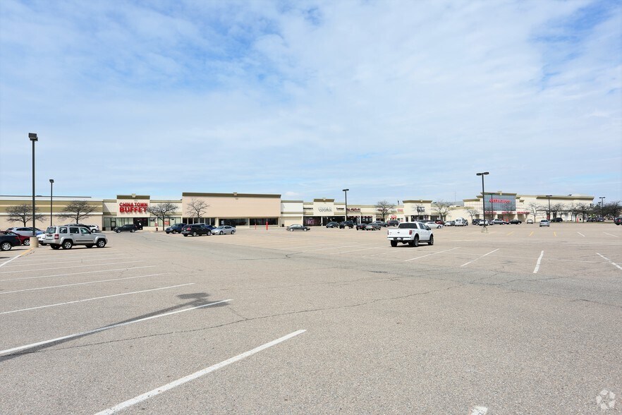 More Photos Of 44725-44807 Schoenherr Rd, Sterling Heights Unknown For Lease