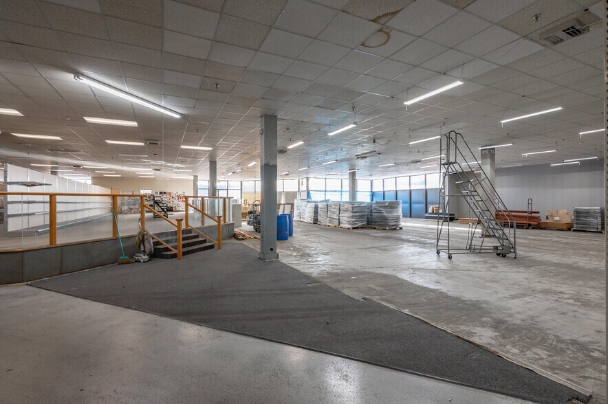 More Photos Of 35 Pine St, Manchester Manufacturing For Lease