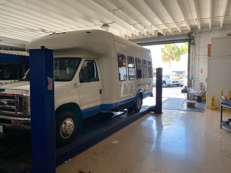 More Photos Of 1200 S Dixie Hwy W, Pompano Beach Warehouse For Sale