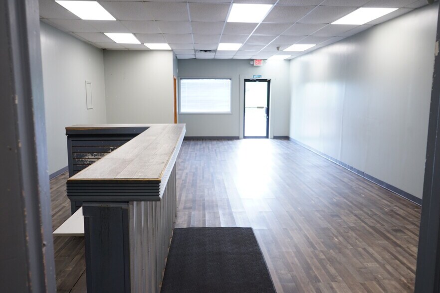 More Photos Of 52171 National Rd, Saint Clairsville Office For Lease