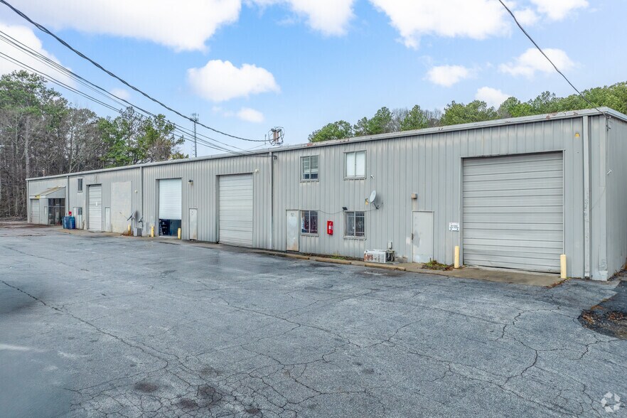 More Photos Of 6275 Highway 85, Riverdale Unknown For Lease