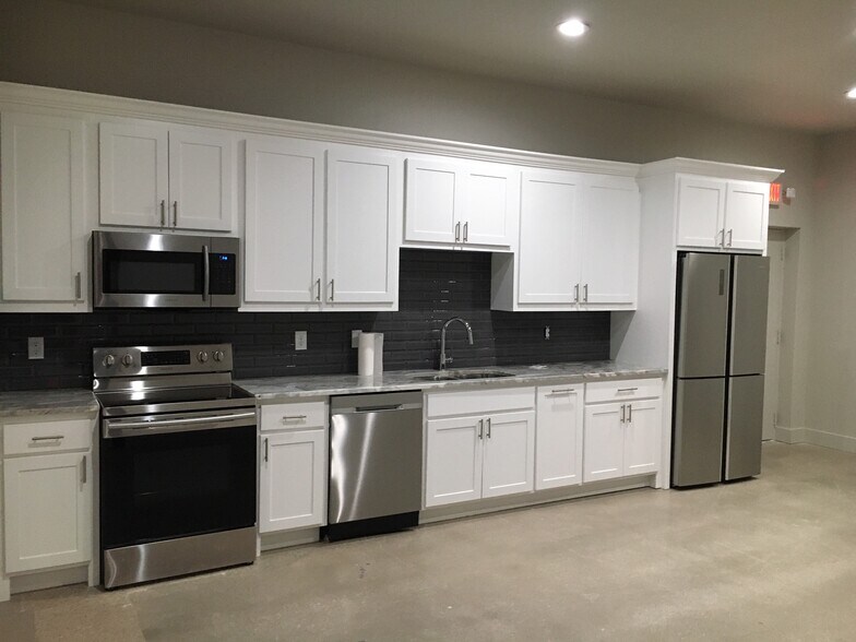 More Photos Of 14430 Fm 718, Fort Worth Warehouse For Lease